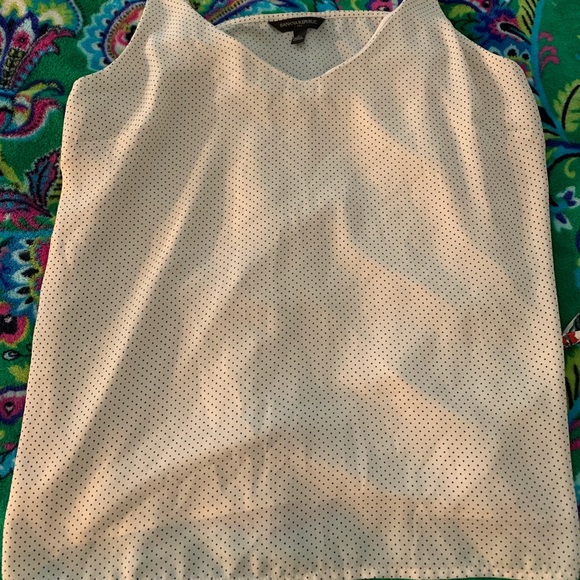 Sleeveless Blouse. - Picture 2 of 2